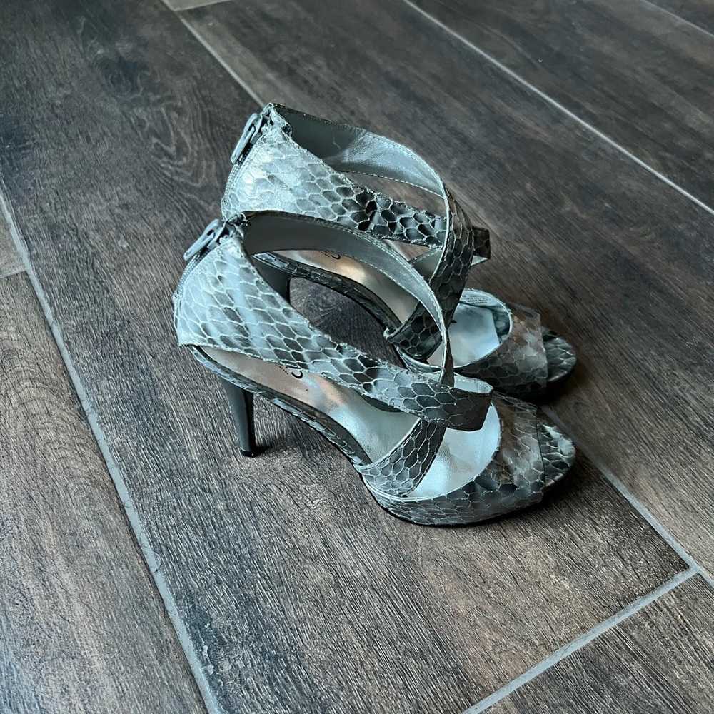 Carlos by Carlos Santana silver heels!